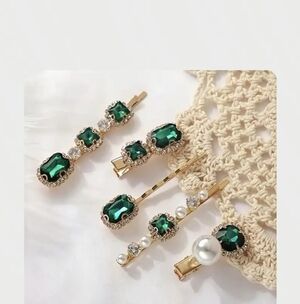 🆕️👑 GREEN  RHINESTONE & PEARL HAIR PINS & CLIPS - SET OF 5 👑